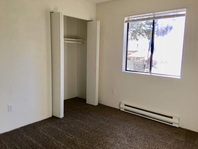 Building Photo - Newly remodeled