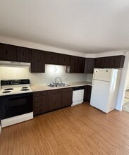 Building Photo - 110 Losson Rd