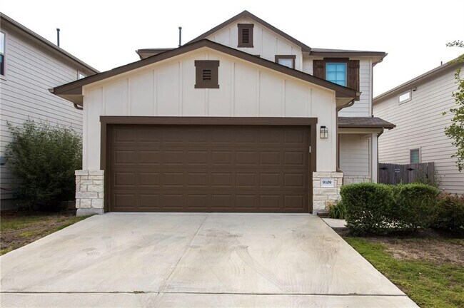 Foto del edificio - 9109 Garnet Dr