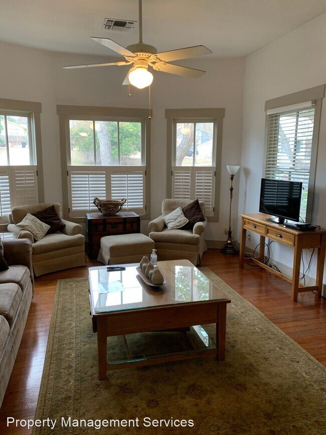 Building Photo - 3 br, 3 bath House - 319 W. Creek St.
