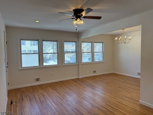 Building Photo - 18 Cooper Dr