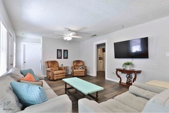 Building Photo - 1982 Santos St