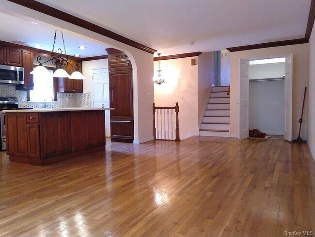 Foto del edificio - 208-44 15th Dr