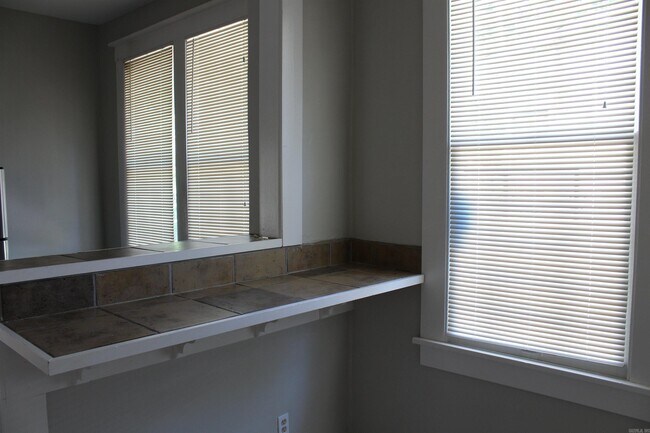Foto del edificio - 204 N Ash St
