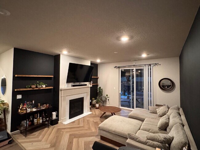 Building Photo - Beautiful Cornelius Home on Corner Lot