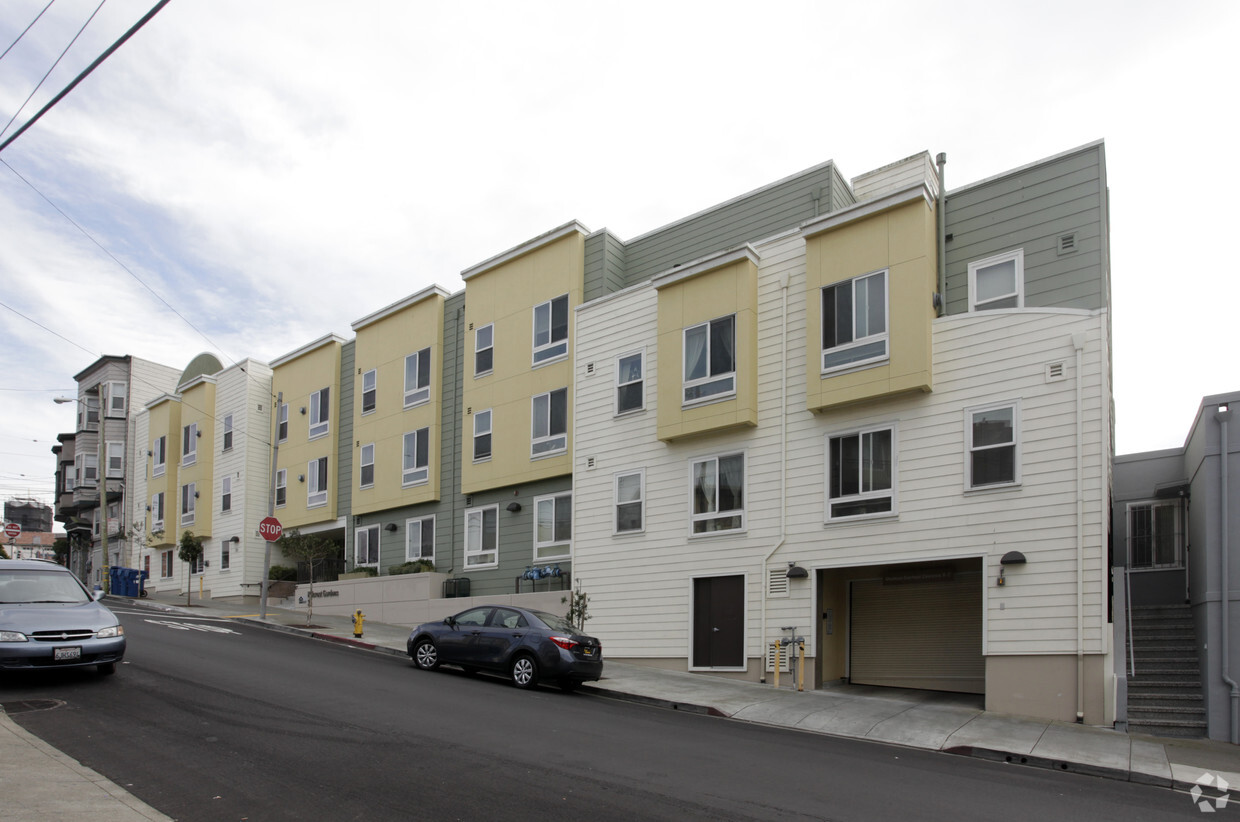 Building Photo - Hillcrest Gardens