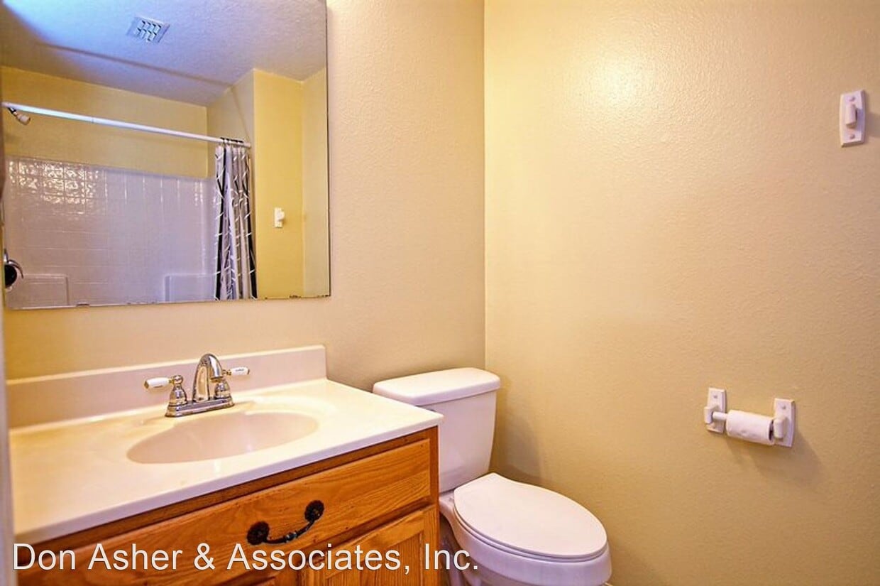 Primary Photo - 3 br, 2 bath House - 1217 Amazon Dr.