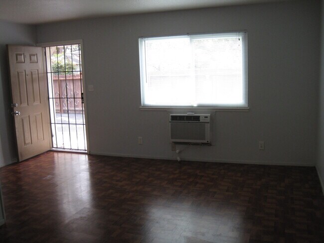 Building Photo - 344 W Highland Ave