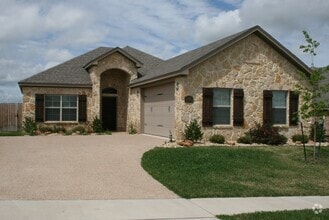 Building Photo - 3017 Stallion Dr