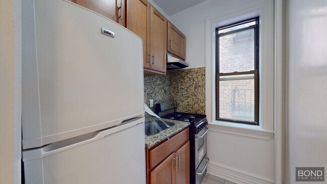 Foto del edificio - 338 E 70th St