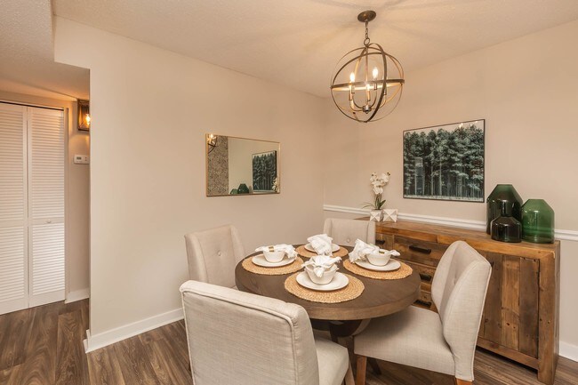 Foto del edificio - Madison Landing at Research Park and the Cottages