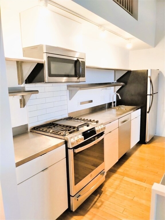 Foto del edificio - 156 Porter St