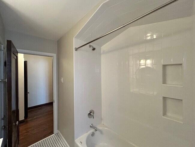 Foto del edificio - 6610 Devonshire Ave