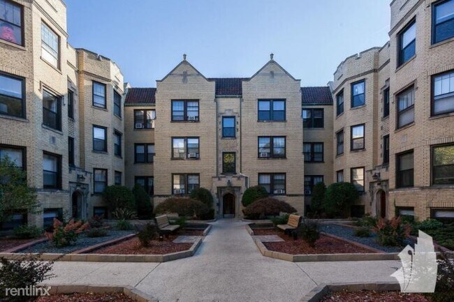 Foto del edificio - 115 W Oakdale Ave
