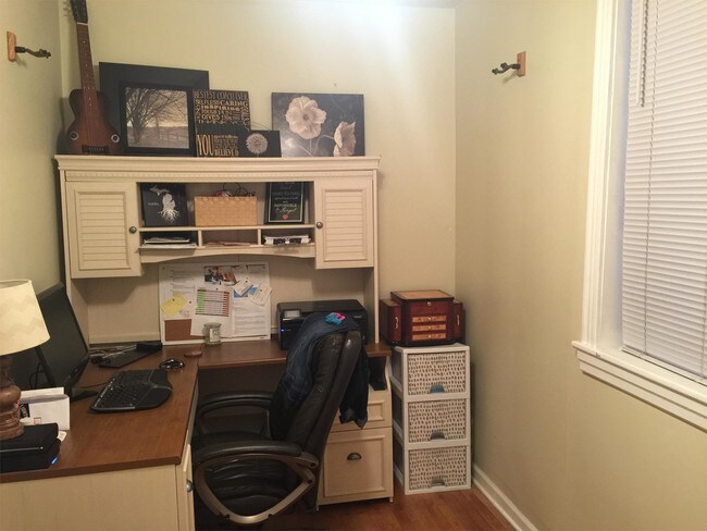 Foto del edificio - 2424 W Moffat St