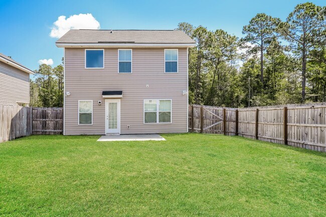Building Photo - 135 Sugarberry Cir
