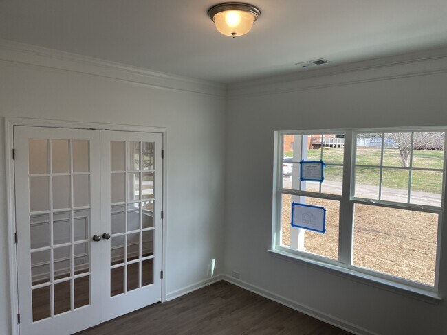 Building Photo - 291 Forrest Dr