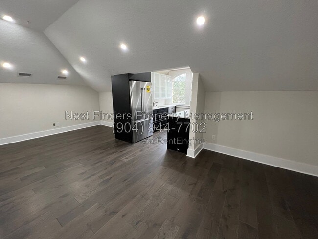 Building Photo - 1541 Riverside Ave