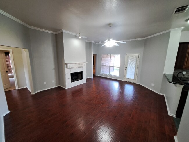 Foto del edificio - 2512 Crystal Falls Dr