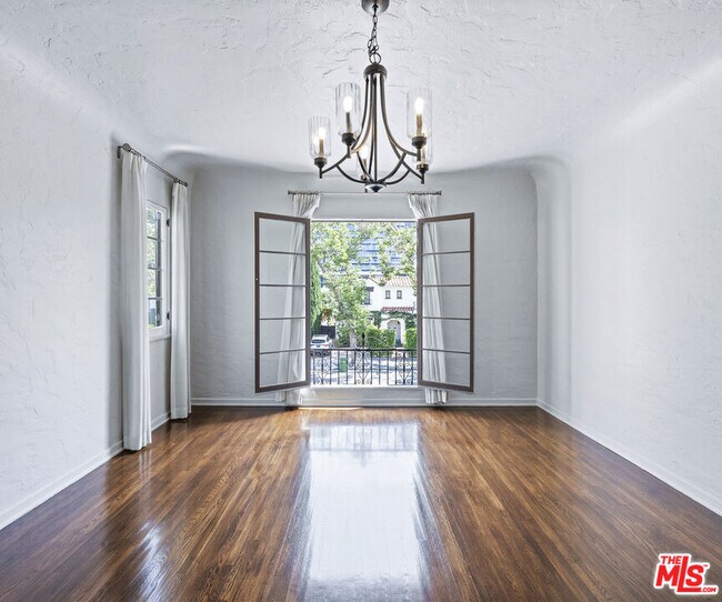 Foto del edificio - 6413 W 6th St