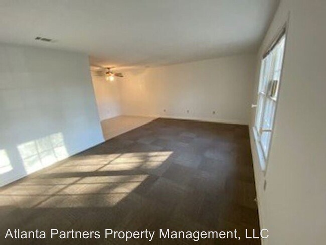 Foto del edificio - 440 Peachtree Ridge Ct NW