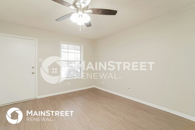 Building Photo - 3030 Normandy Dr