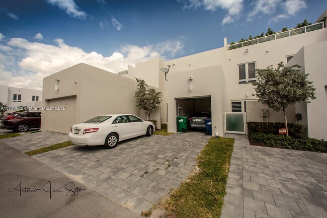 Foto del edificio - 6468 NW 103rd Psge