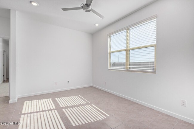 Foto del edificio - 16009 W Smoketree Dr