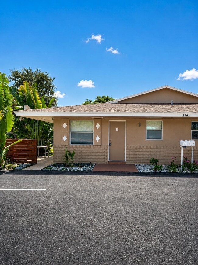 Building Photo - 2801 Albatross Rd