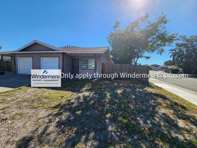 Building Photo - 5674-5674 Valley Vale Way