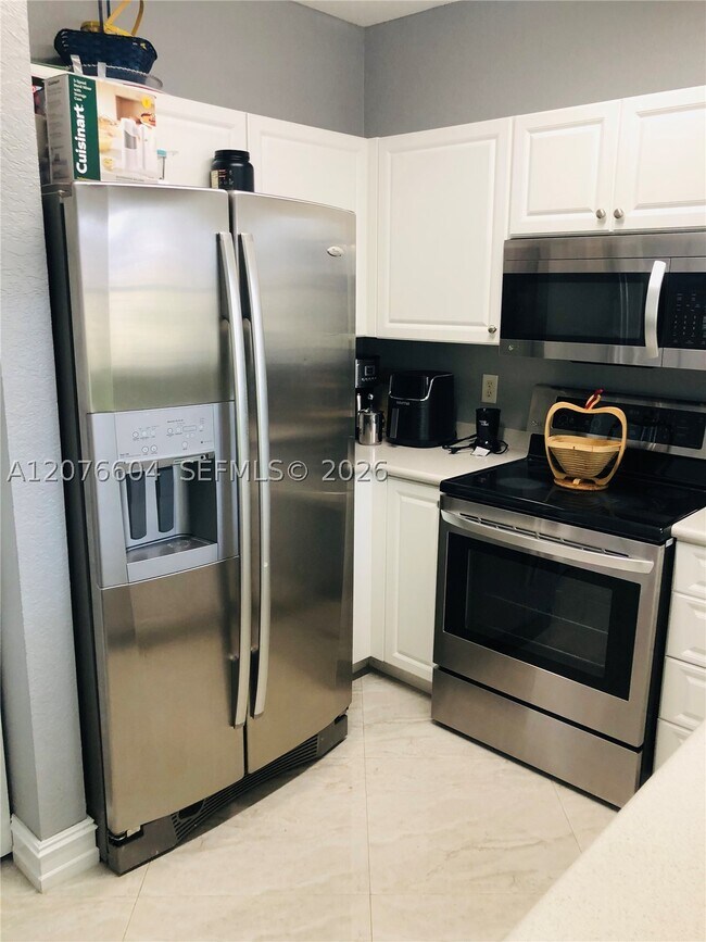 Foto del edificio - 11362 NW 33rd St