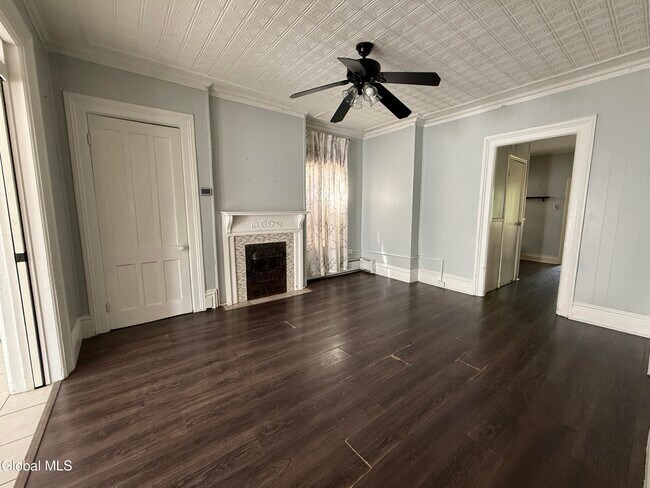 Building Photo - 403 2nd St
