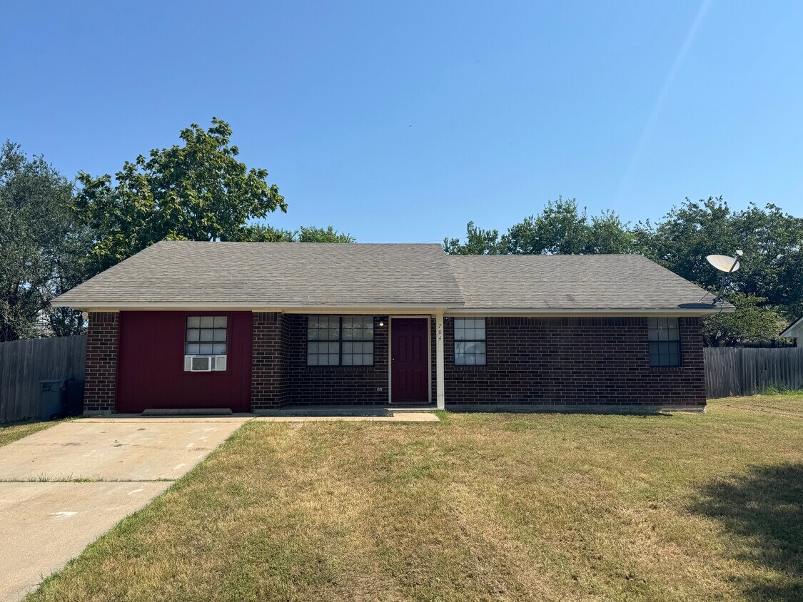 Foto principal - 704 W Jayme St
