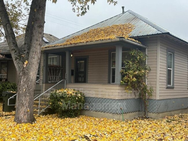 Building Photo - 212 SE Mosher Ave