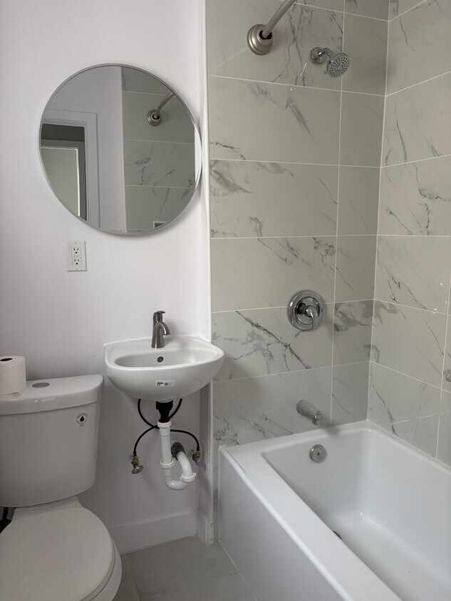 Baño - 916-918 Watson Ave