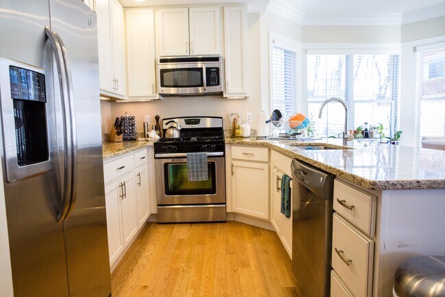 Foto del edificio - 145 Chestnut Hill Ave