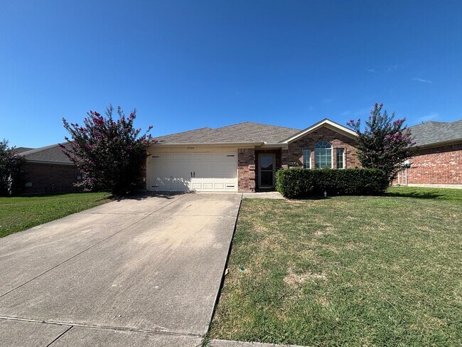 Building Photo - 4 BR/2BA | Updated Single Family Home | 2-Car Garage Parking | Fenced backyard