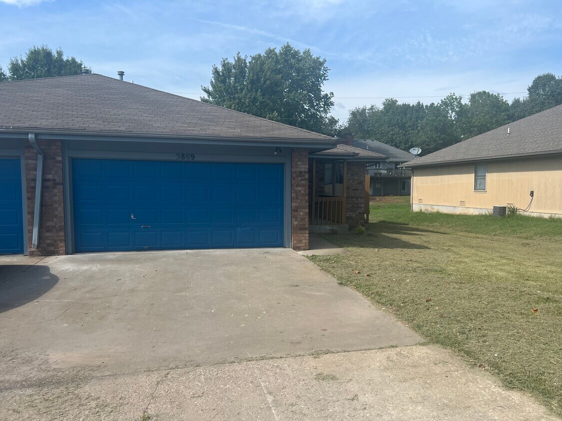 3809 W Sylvania St, Springfield, MO 65807 Townhome Rentals in