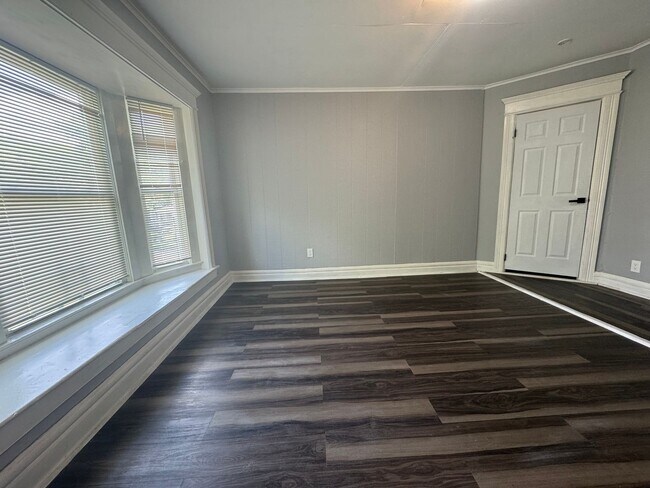 Foto del edificio - 148-152 Grand Avenue