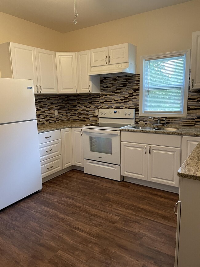 Foto del edificio - 300 W 5th St