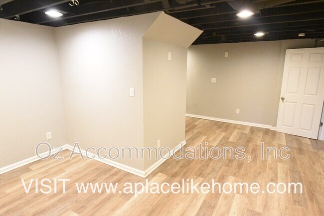 Building Photo - 3809 Washington St