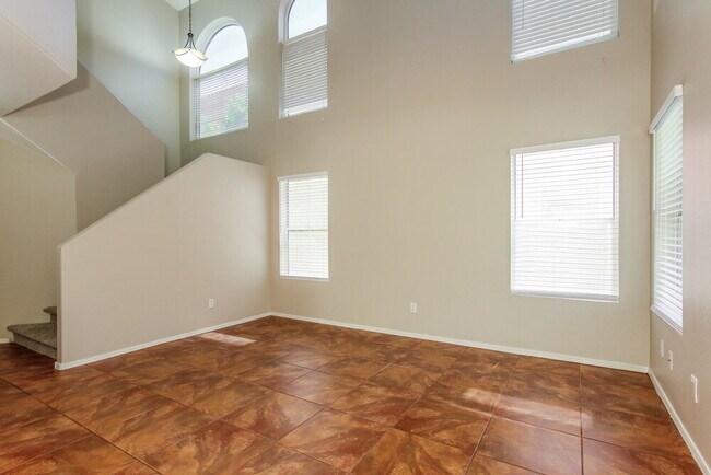 Foto del edificio - 3719 E Inverness Ave