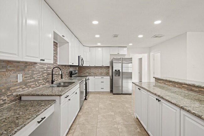 Foto del edificio - 6711 Pickett Dr