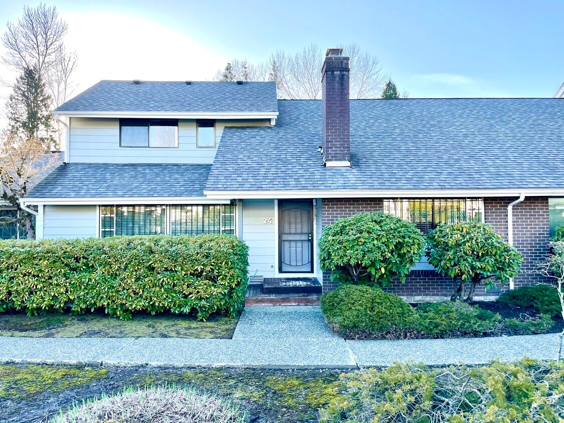 Primary Photo - 2440 140th Ave NE
