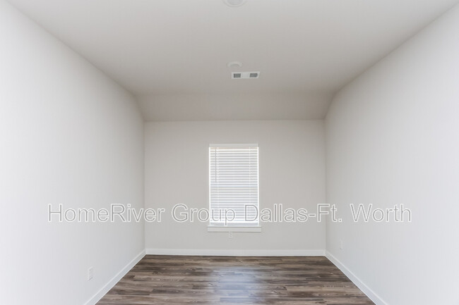 Building Photo - 353 Fire Rock Dr