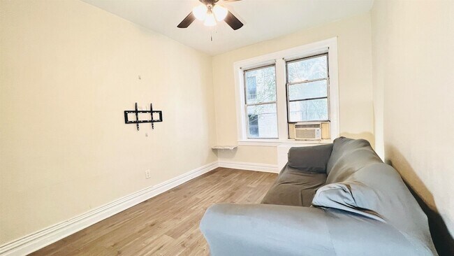 Photo - 118 Corbin Avenue Unit 302 House