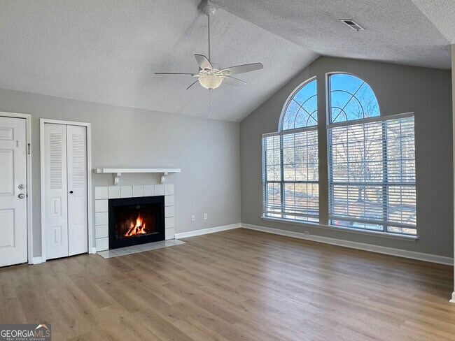 Foto del edificio - 901 Wentworth Ct