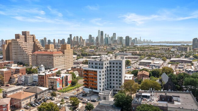 Foto del edificio - 144 Summit Ave