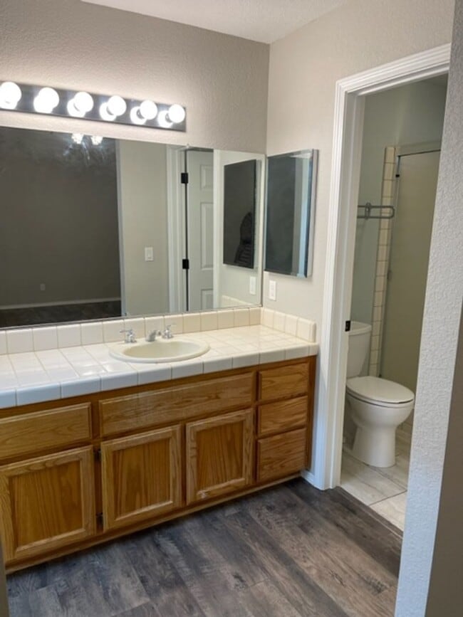 Building Photo - $300 Move in Special ~ 3 Bedroom Located in Country Heights Subdivision!