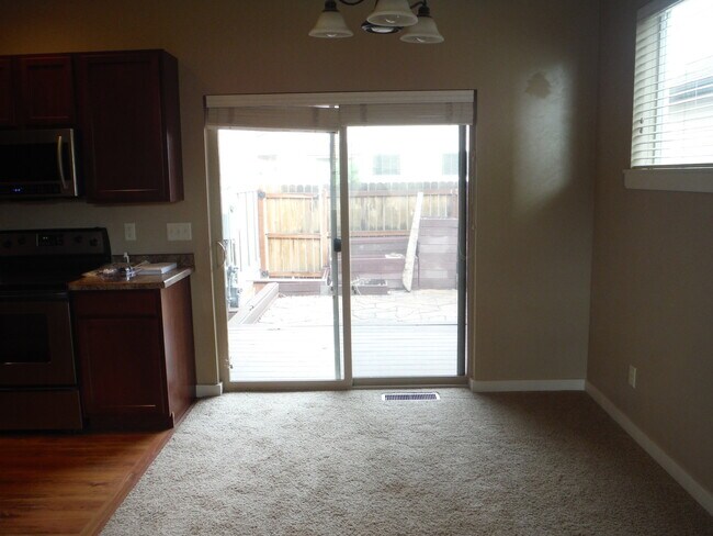 Building Photo - Beautiful 3 Bedroom, 2 Bathroom Home